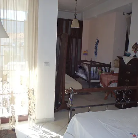 Lalio Tatil Evi İskados