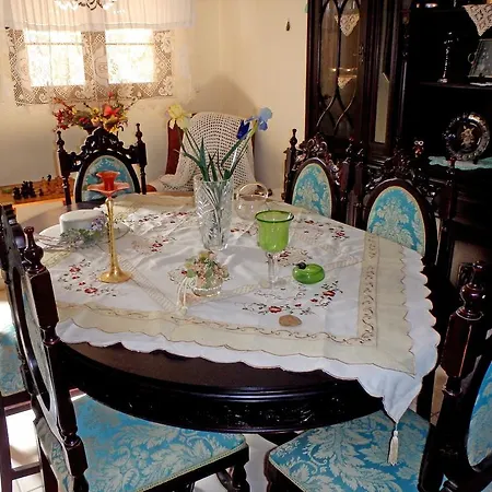 Lalio İskados